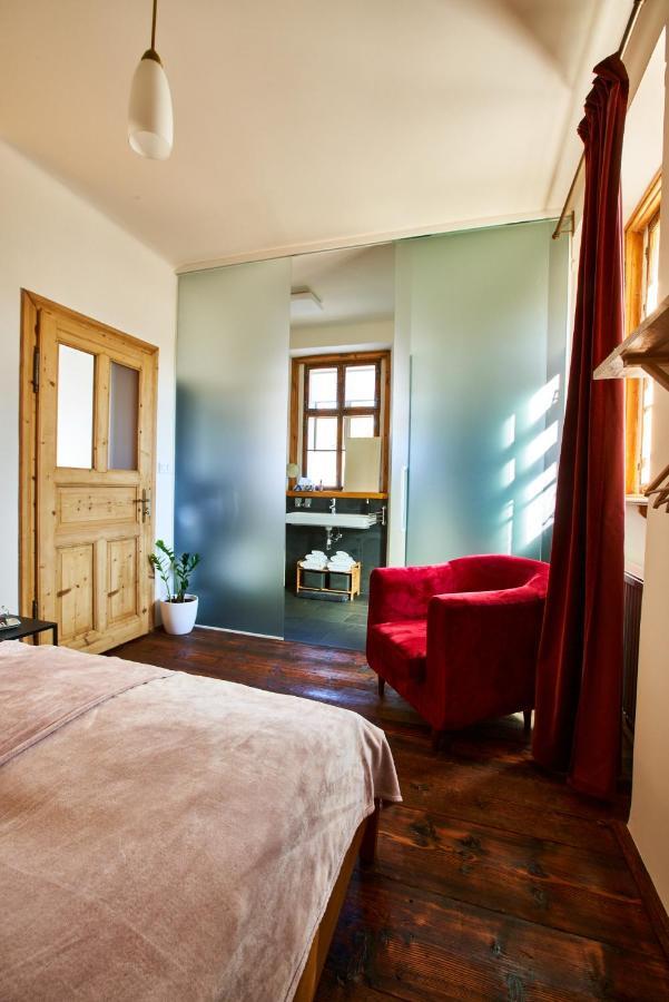 Baroque Chaplain House Kaplanka 1796 A. D. - Historical Luxury Apts In Bohemian Paradise Zelezny Brod ภายนอก รูปภาพ